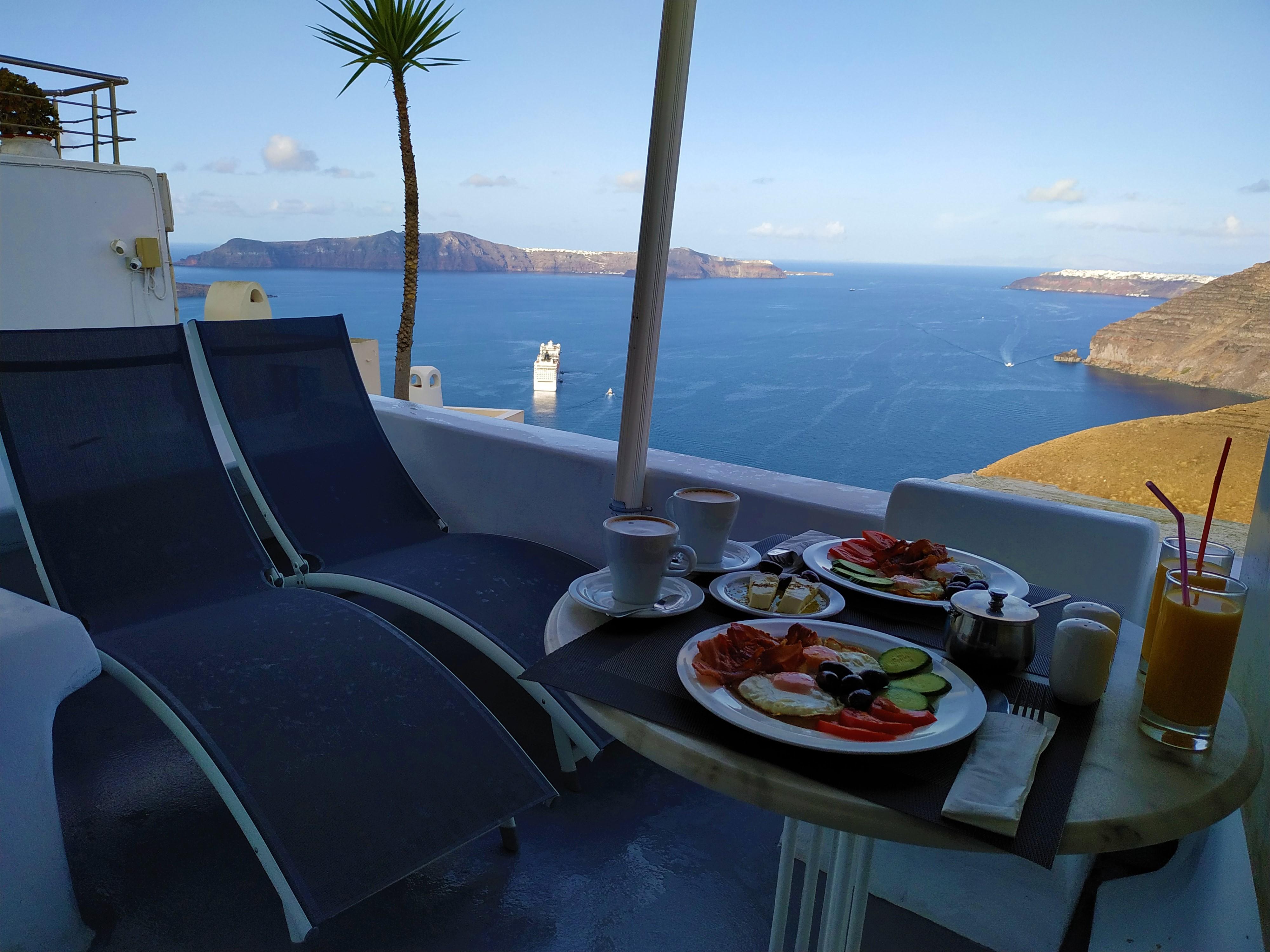 Trieris Villa & Suites Фира Екстериор снимка