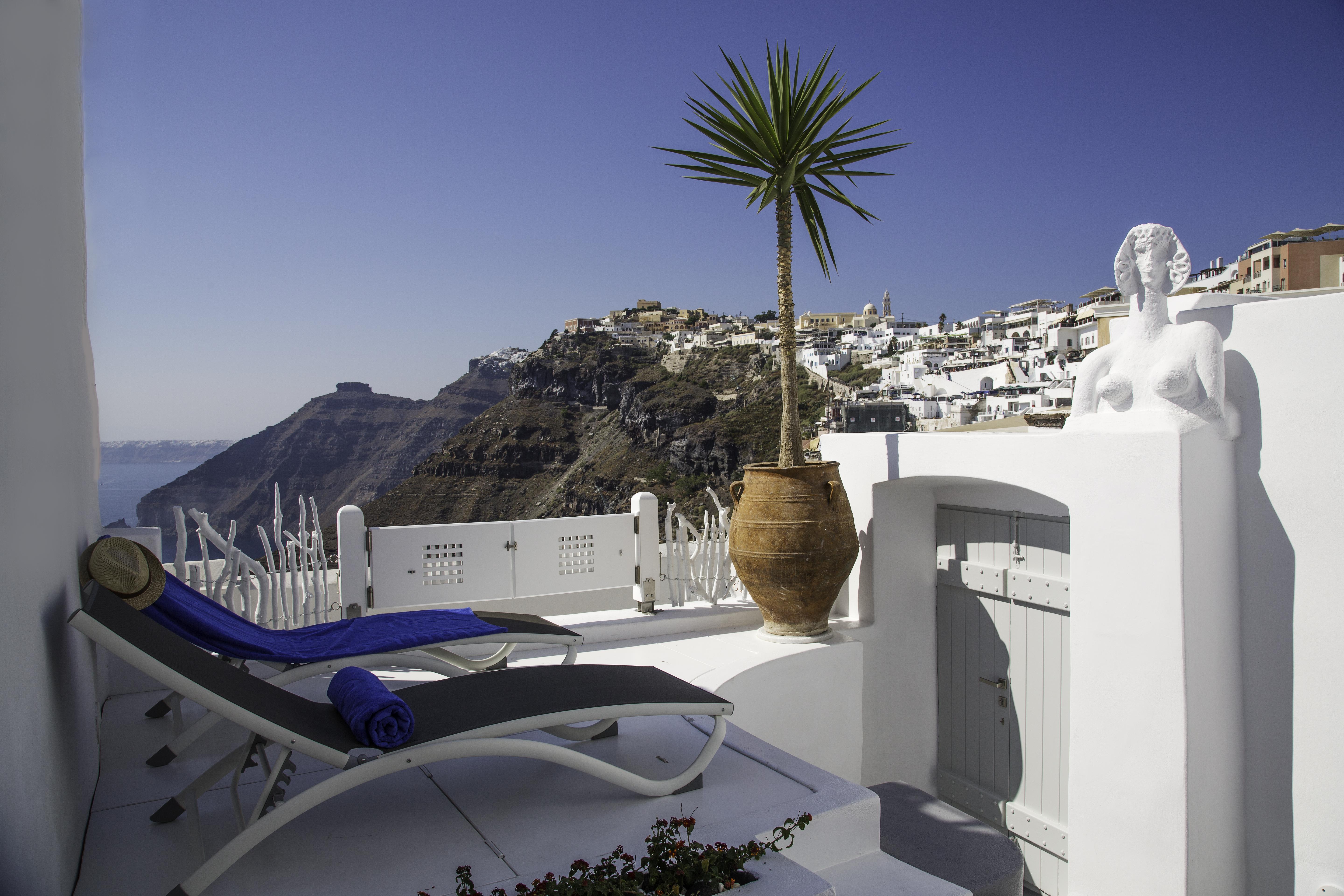 Trieris Villa & Suites Фира Екстериор снимка