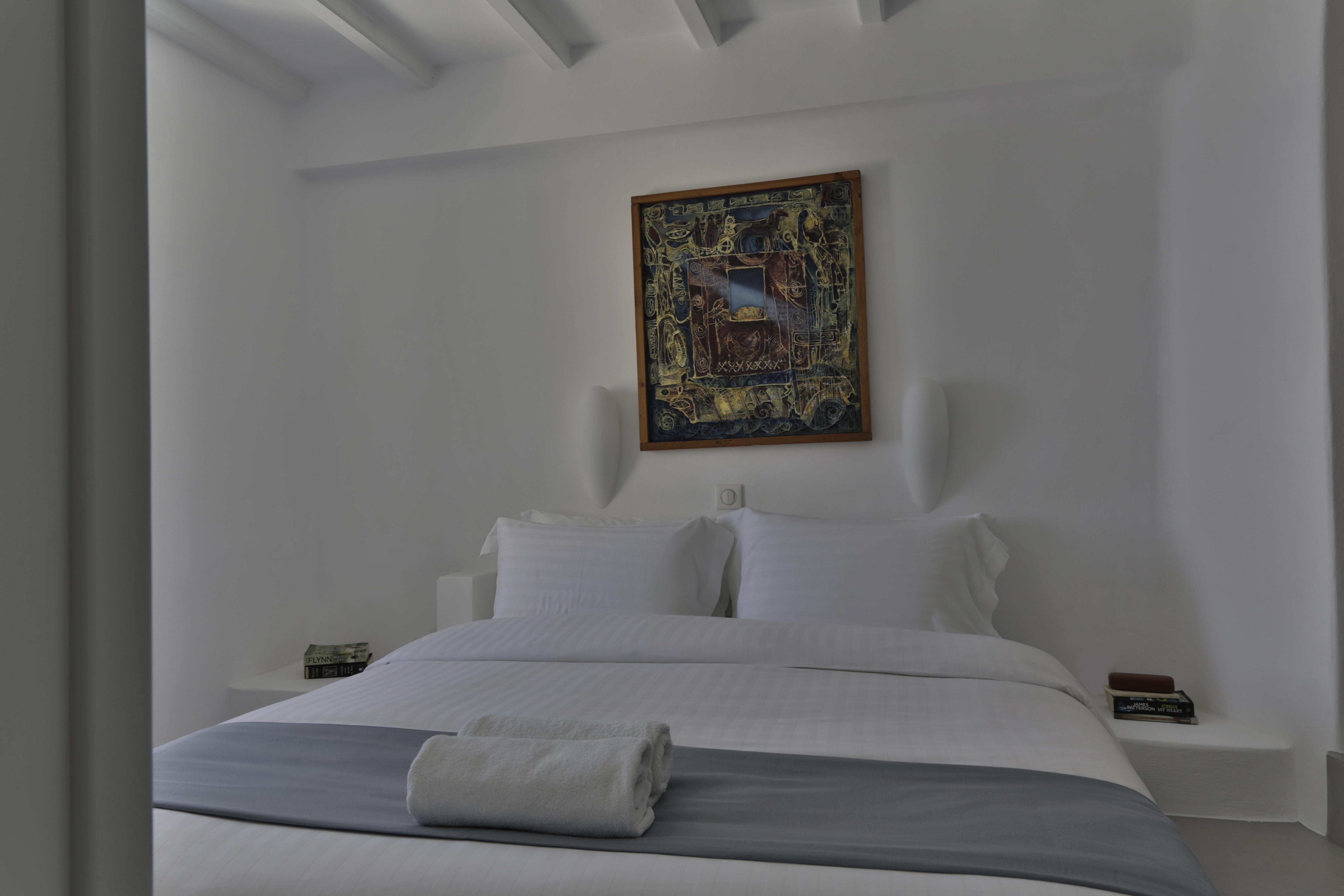 Trieris Villa & Suites Фира Екстериор снимка
