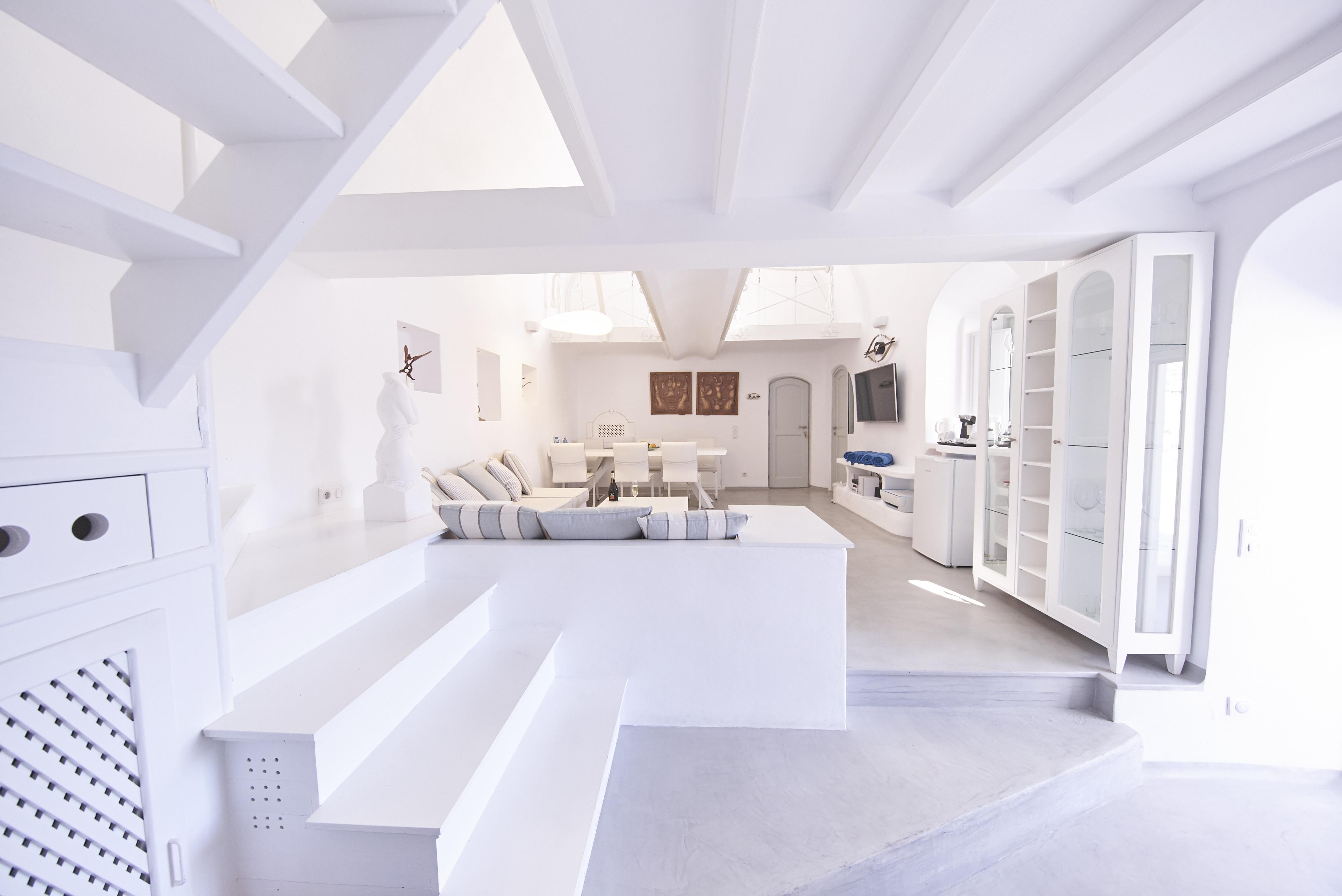 Trieris Villa & Suites Фира Екстериор снимка