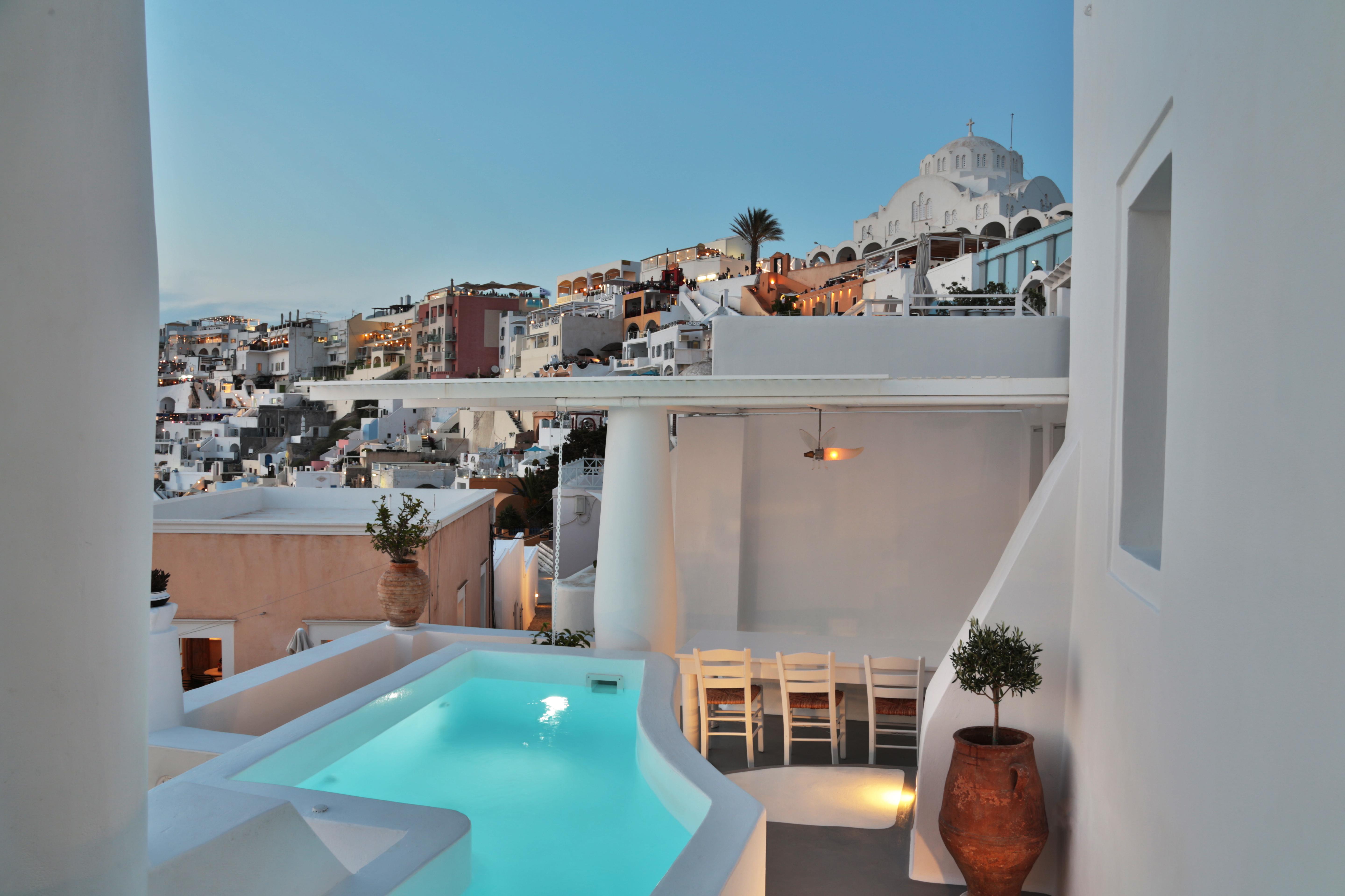 Trieris Villa & Suites Фира Екстериор снимка