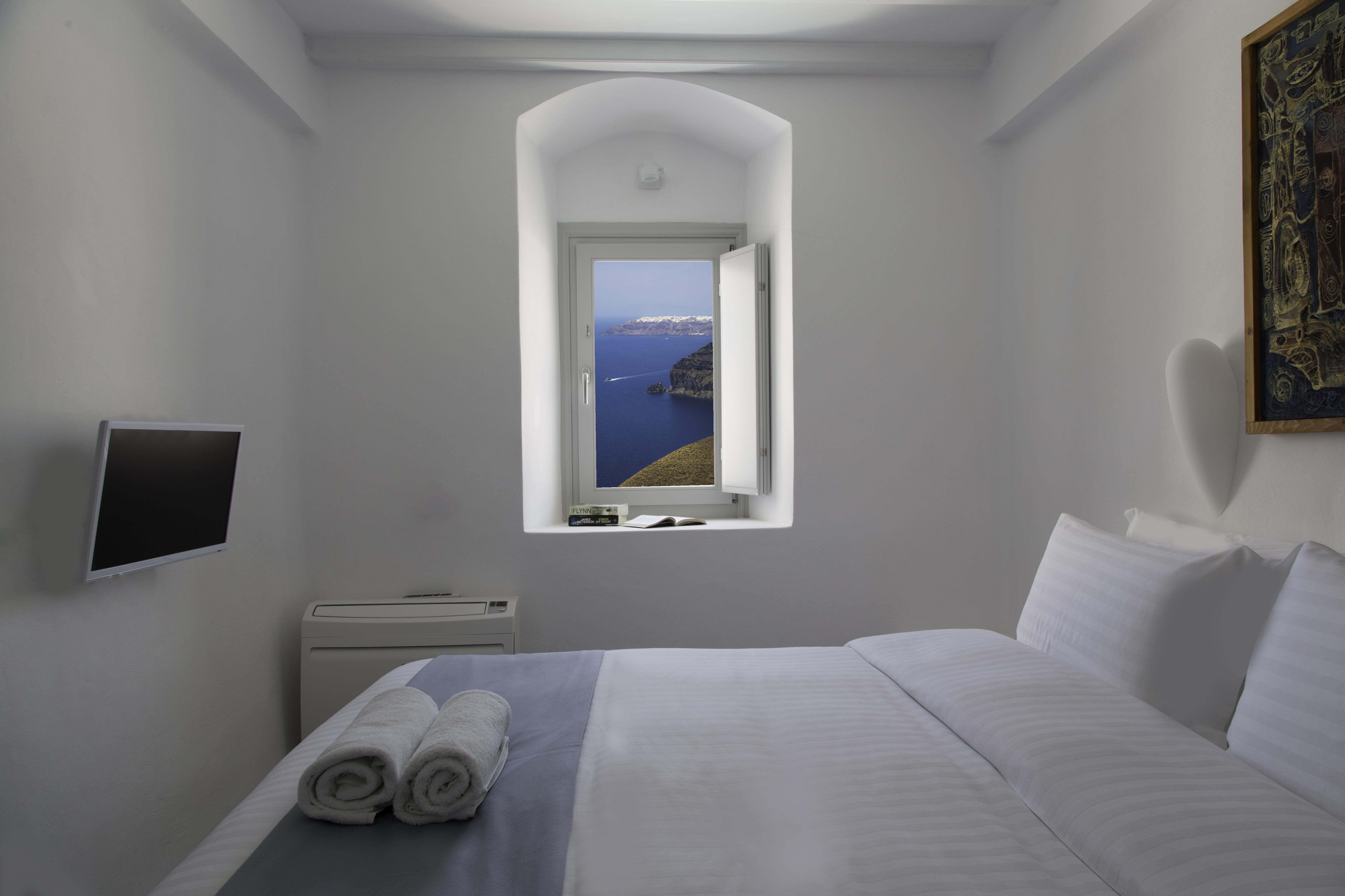 Trieris Villa & Suites Фира Екстериор снимка