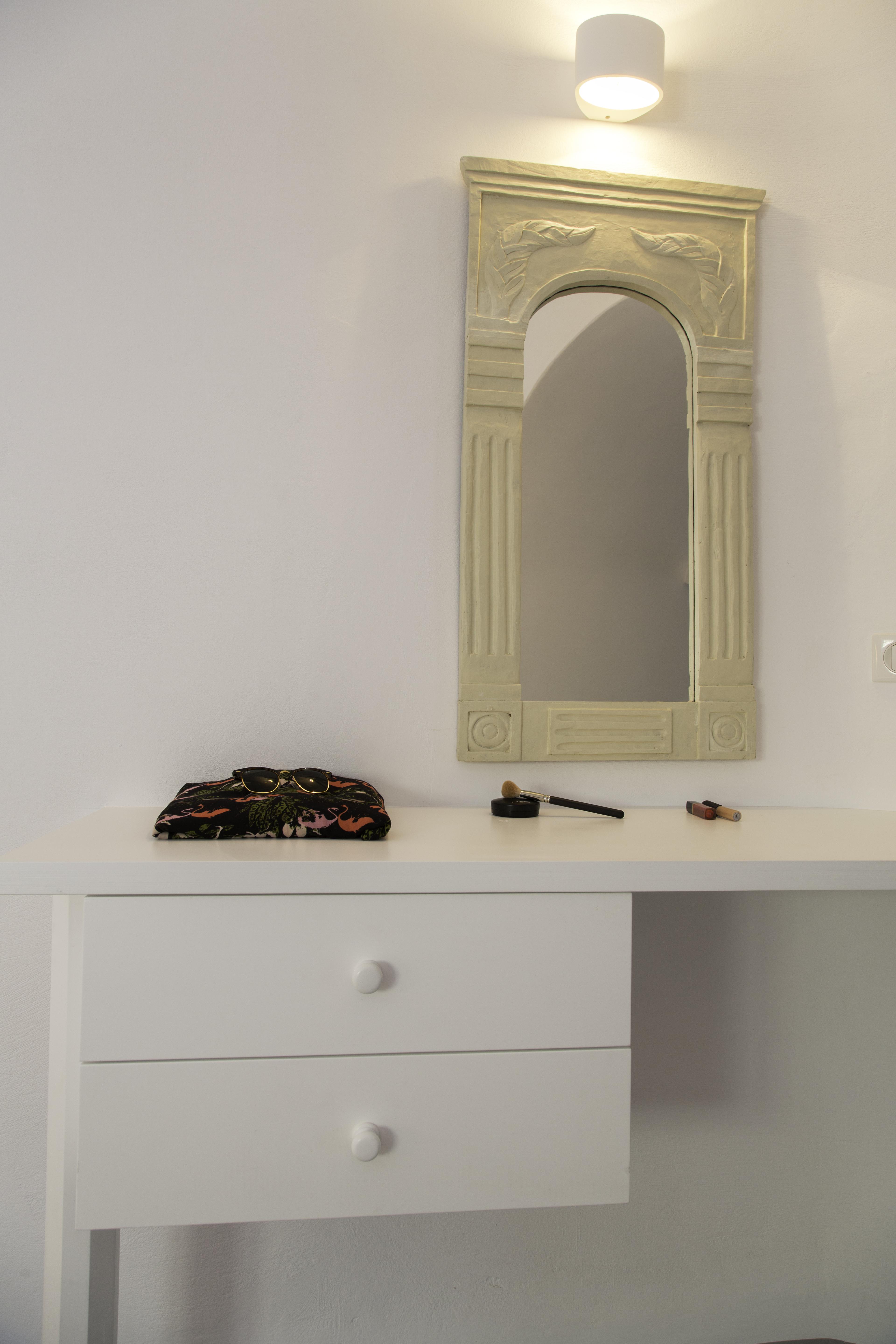 Trieris Villa & Suites Фира Екстериор снимка