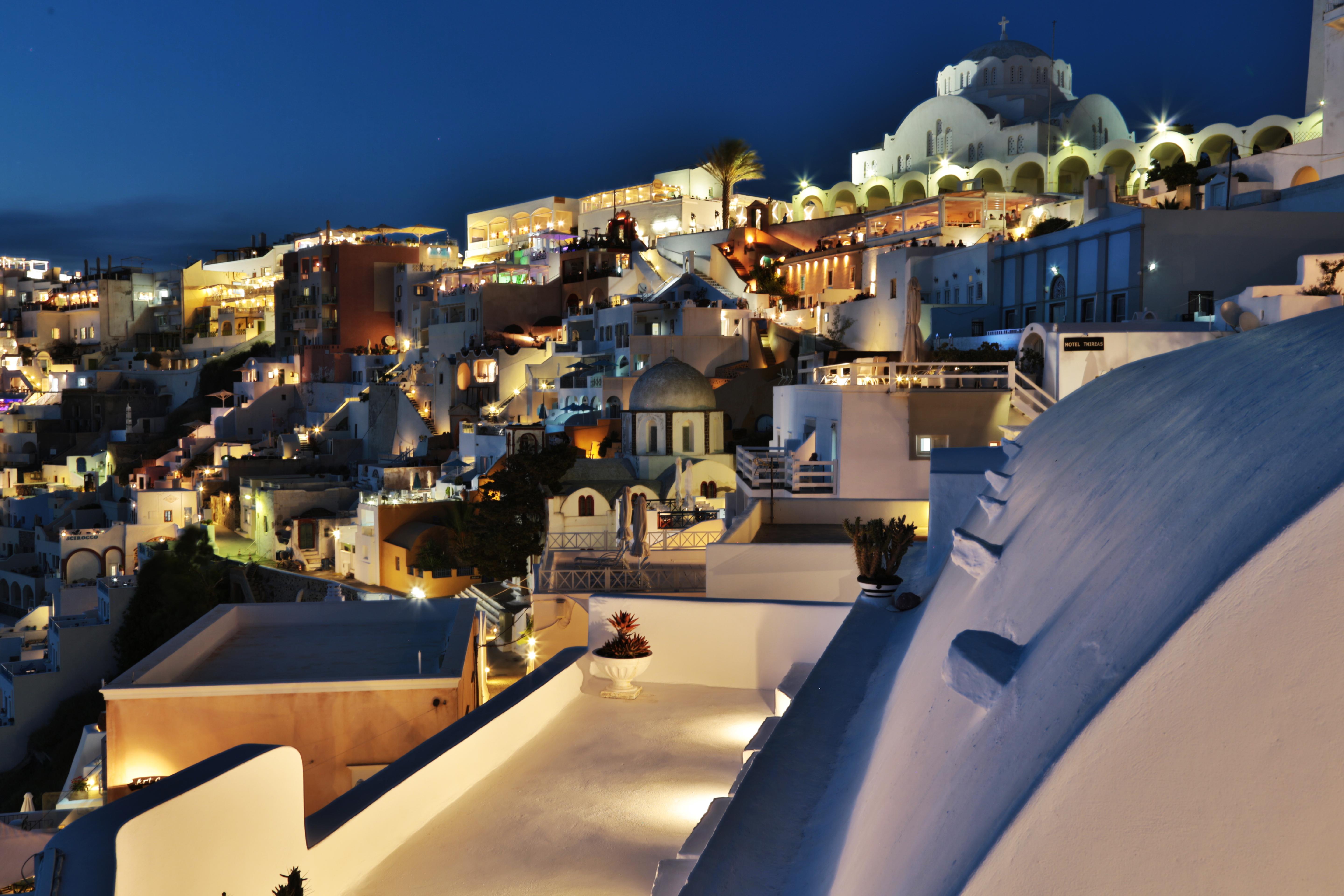 Trieris Villa & Suites Фира Екстериор снимка