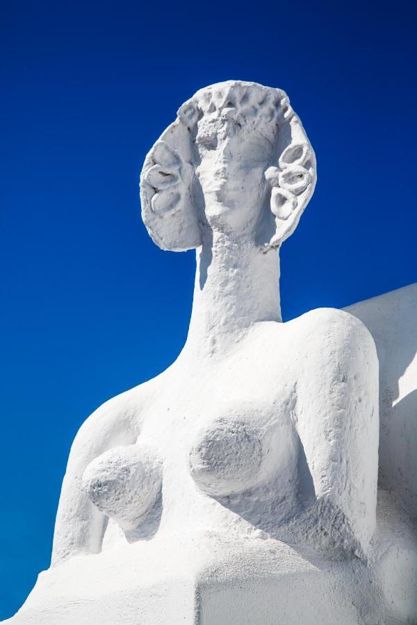 Trieris Villa & Suites Фира Екстериор снимка