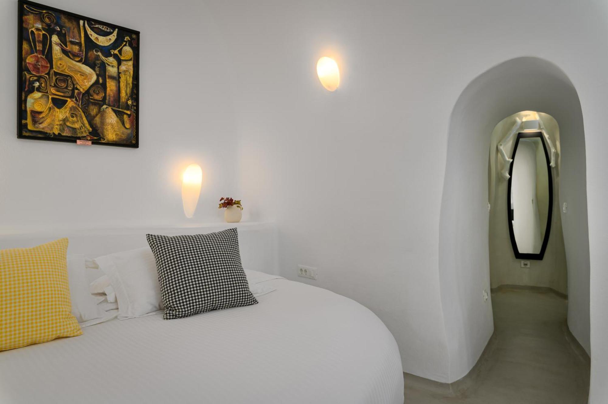 Trieris Villa & Suites Фира Екстериор снимка
