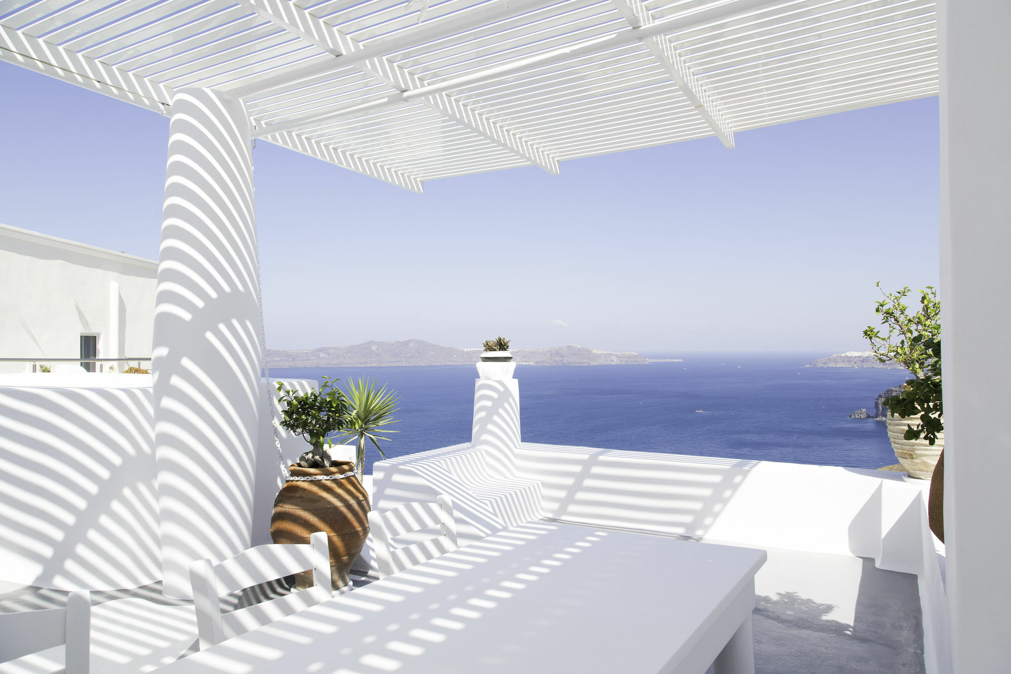 Trieris Villa & Suites Фира Екстериор снимка
